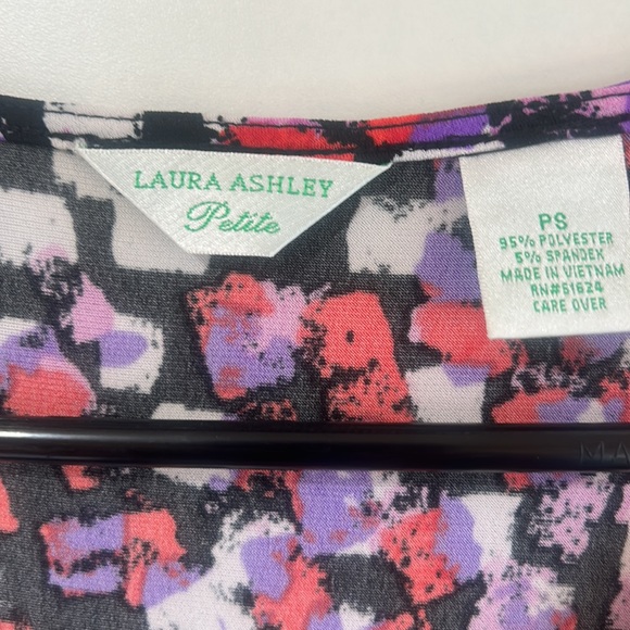 LAURA ASHLEY PETITS RUFFLED MULTICOLOURED SLEEVELESS V NECK BLOUSE SIZE SMALL - Picture 5 of 8